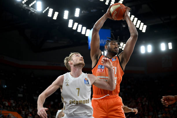 舞台上的重 舞台上的重