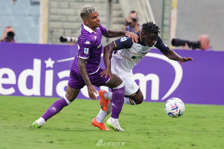 的舞台上书 的舞台上书