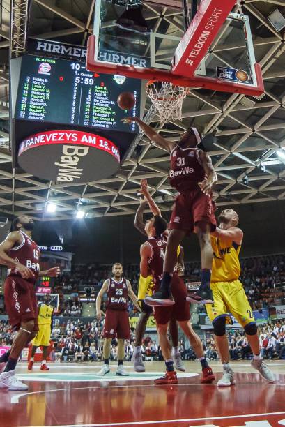 然上演了一 然上演了一